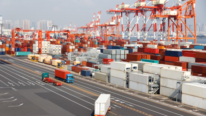 Containerhafen in Asien