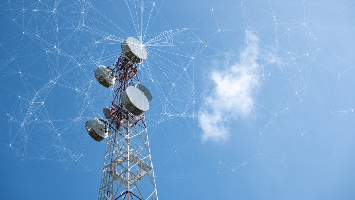 Telekommunikationsturm mit Mesh-Punkten