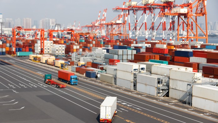 Containerhafen in Asien