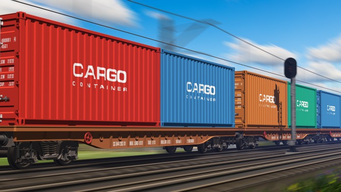 Güterzug mit Cargo Containern