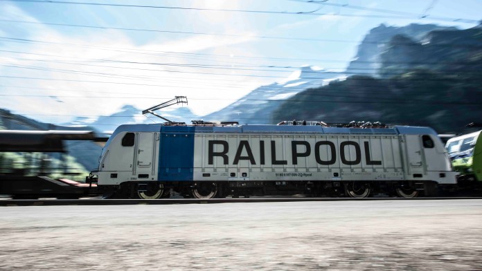 Güterzug der Firma Railpool GmbH