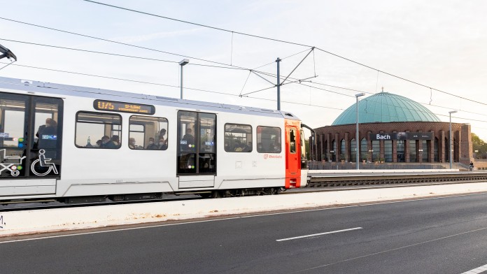 Zug der Rheinbahn in Düsseldorf