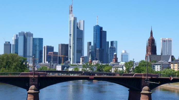 Blick auf die Hochhäuser von Frankfurt